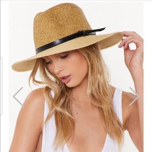 NEW Wide Brimmed Straw Hat NWT